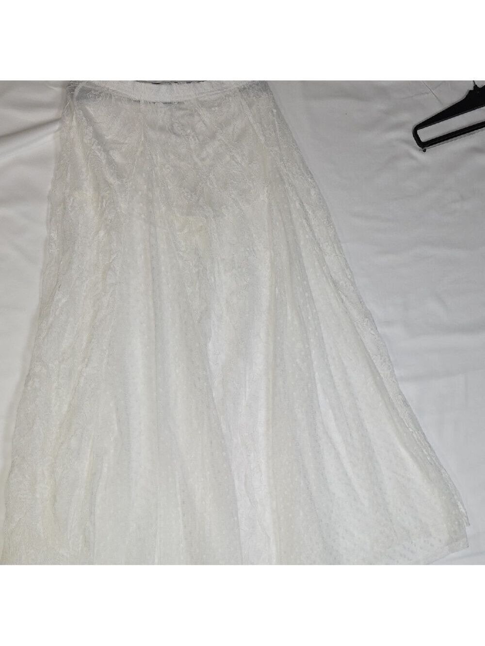 Elegant White Lace Skirt Small